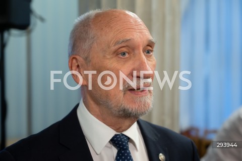  21.11.2024 WARSZAWA<br />
KONFERENCJA PRASOWA ANTONIEGO MACIEREWICZA<br />
N/Z ANTONI MACIEREWICZ<br />
FOT. MARCIN BANASZKIEWICZ/FOTONEWS  