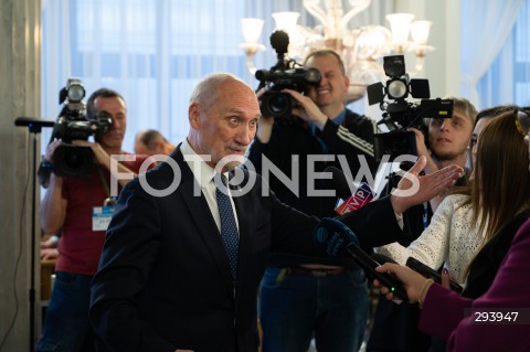  21.11.2024 WARSZAWA<br />
KONFERENCJA PRASOWA ANTONIEGO MACIEREWICZA<br />
N/Z ANTONI MACIEREWICZ<br />
FOT. MARCIN BANASZKIEWICZ/FOTONEWS  