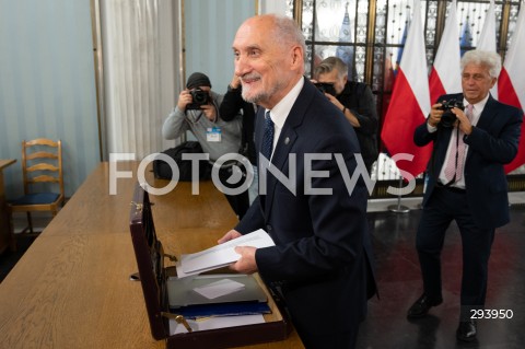  21.11.2024 WARSZAWA<br />
KONFERENCJA PRASOWA ANTONIEGO MACIEREWICZA<br />
N/Z ANTONI MACIEREWICZ<br />
FOT. MARCIN BANASZKIEWICZ/FOTONEWS  