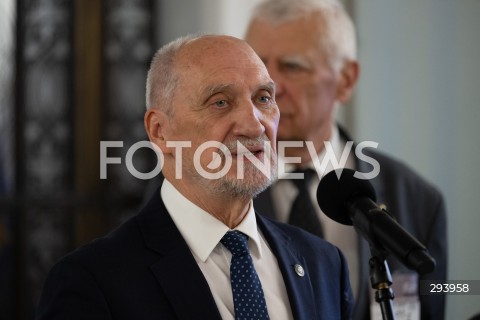  21.11.2024 WARSZAWA<br />
KONFERENCJA PRASOWA ANTONIEGO MACIEREWICZA<br />
N/Z ANTONI MACIEREWICZ<br />
FOT. MARCIN BANASZKIEWICZ/FOTONEWS  