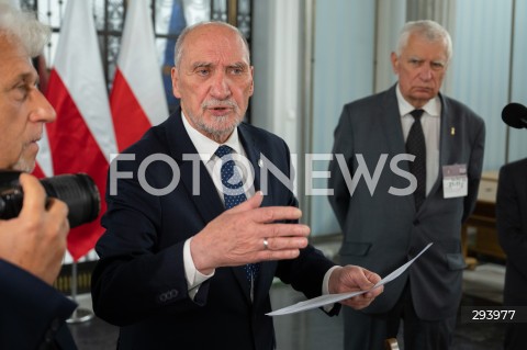  21.11.2024 WARSZAWA<br />
KONFERENCJA PRASOWA ANTONIEGO MACIEREWICZA<br />
N/Z ANTONI MACIEREWICZ<br />
FOT. MARCIN BANASZKIEWICZ/FOTONEWS  