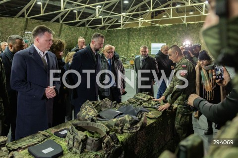  25.11.2024 RZESZOW <br />
SPOTKANIE MARSZALKA SEJMU SZYMONA HOLOWNI I MINISTRA OBRONY NARODOWEJ WLADYSLAWA KOSINIAKA KAMYSZA Z ZOLNIERZAMI 21. BRYGADY STRZELCOW PODHALANSKICH W RZESZOWIE<br />
N/Z SZYMON HOLOWNIA WLADYSLAW KOSINIAK KAMYSZ <br />
 