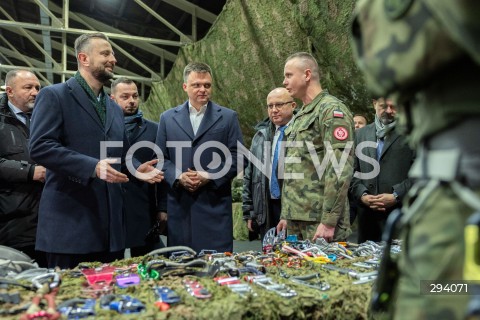  25.11.2024 RZESZOW <br />
SPOTKANIE MARSZALKA SEJMU SZYMONA HOLOWNI I MINISTRA OBRONY NARODOWEJ WLADYSLAWA KOSINIAKA KAMYSZA Z ZOLNIERZAMI 21. BRYGADY STRZELCOW PODHALANSKICH W RZESZOWIE<br />
N/Z SZYMON HOLOWNIA WLADYSLAW KOSINIAK KAMYSZ <br />
 