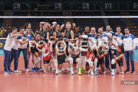  27.11.2024 RZESZOW<br />
SIATKOWKA<br />
SIATKOWKA LIGA MISTRZYN<br />
CEV CHAMPIONS LEAGUE VOLLEY 2025 WOMEN<br />
MECZ DEVELOPRES RZESZOW - A. CARRARO IMOCO CONEGLIANO <br />
N/Z SIATKARKI CONEGLIANO ZDJECIE GRUPOWE GRUPOWKA FAMILY PHOTO GROUP PHOTO <br />
 