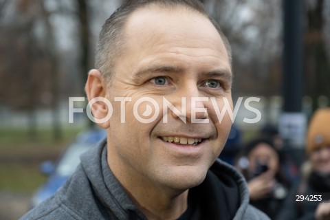  01.12.2024  WARSZAWA<br />
AKCJA DOBRY RUCH Z UDZIALEM KAROLA NAWROCKIEGO<br />
N/Z KAROL NAWROCKI<br />
FOT. MARCIN BANASZKIEWICZ/FOTONEWS  