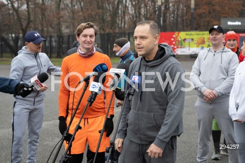  01.12.2024  WARSZAWA<br />
AKCJA DOBRY RUCH Z UDZIALEM KAROLA NAWROCKIEGO<br />
N/Z KAROL NAWROCKI SEBASTIAN KALETA<br />
FOT. MARCIN BANASZKIEWICZ/FOTONEWS  