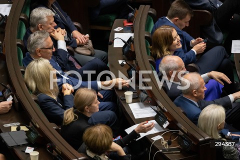  05.12.2024 WARSZAWA<br />
POSIEDZENIE SEJMU RP<br />
N/Z GLOSOWANIE PIS WYJMUJE KARTY<br />
FOT. MARCIN BANASZKIEWICZ/FOTONEWS  