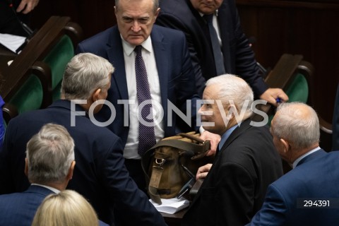  05.12.2024 WARSZAWA<br />
POSIEDZENIE SEJMU RP<br />
N/Z JAROSLAW KACZYNSKI PIOTR GLINSKI MAREK SUSKI<br />
FOT. MARCIN BANASZKIEWICZ/FOTONEWS  