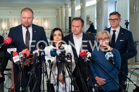  06.12.2024 WARSZAWA<br />
POSIEDZENIE SEJMU RP<br />
N/Z WITOLD ZEMBACZYNSKI MAGDALENA SROKA TOMASZ TRELA<br />
FOT. MARCIN BANASZKIEWICZ/FOTONEWS  