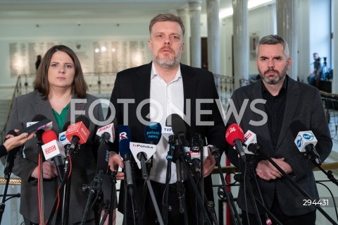  06.12.2024 WARSZAWA<br />
POSIEDZENIE SEJMU RP<br />
N/Z ADRIAN ZANDBERG MARTA STOZEK MACIEJ KONIECZY<br />
FOT. MARCIN BANASZKIEWICZ/FOTONEWS  