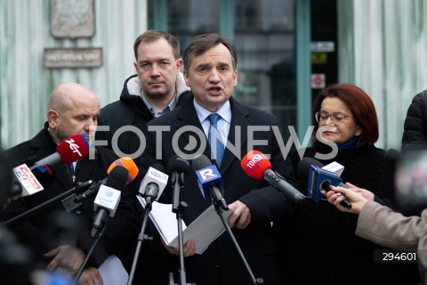  28.12.2024 WARSZAWA<br />
KONFERENCJA PRASOWA ZBIGNIEWA ZIOBRY<br />
N/Z MARIUSZ GOSEK ZBIGNIEW ZIOBRO MARIA KUROWSKA<br />
FOT. MARCIN BANASZKIEWICZ/FOTONEWS  