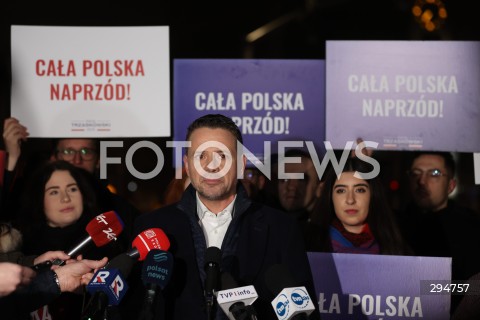  V16.01.2025 WARSZAWA<br />
KONFERENCJA PRASOWA ROZPOCZYNAJACA KAMPANIE WYBORCZA KANDYDATA NA PREZYDENTA RP RAFALA TRZASKOWSKIEGO<br />
N/Z RAFAL TRZASKOWSKI Z BANERAMI WYBORCZYMI<br />
FOT. ANTONI BYSZEWSKI/FOTONEWS 