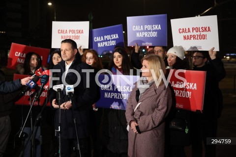  16.01.2025 WARSZAWA<br />
KONFERENCJA PRASOWA ROZPOCZYNAJACA KAMPANIE WYBORCZA KANDYDATA NA PREZYDENTA RP RAFALA TRZASKOWSKIEGO<br />
N/Z RAFAL TRZASKOWSKI DOROTA LOBODA<br />
FOT. ANTONI BYSZEWSKI/FOTONEWS 