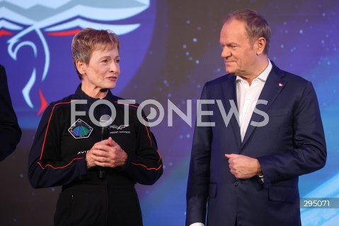  05.02.2025 WARSZAWA<br />
SPOTKANIE PREMIERA DONALDA TUSKA I MINISTRA ROZWOJU I TECHNOLOGII KRZYSZTOFA PASZYKA Z ZALOGA MISJI AX-4 W WARSZAWIE<br />
N/Z PEGGY WHITSON PREMIER DONALD TUSK<br />
FOT. ANTONI BYSZEWSKI/FOTONEWS 