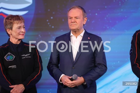  05.02.2025 WARSZAWA<br />
SPOTKANIE PREMIERA DONALDA TUSKA I MINISTRA ROZWOJU I TECHNOLOGII KRZYSZTOFA PASZYKA Z ZALOGA MISJI AX-4 W WARSZAWIE<br />
N/Z PEGGY WHITSON PREMIER DONALD TUSK<br />
FOT. ANTONI BYSZEWSKI/FOTONEWS 