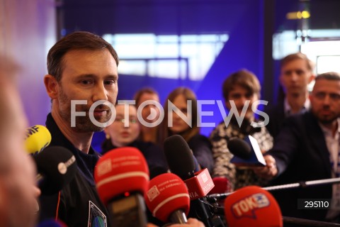  05.02.2025 WARSZAWA<br />
SPOTKANIE PREMIERA DONALDA TUSKA I MINISTRA ROZWOJU I TECHNOLOGII KRZYSZTOFA PASZYKA Z ZALOGA MISJI AX-4 W WARSZAWIE<br />
N/Z SLAWOSZ UZNANSKI - WISNIEWSKI<br />
FOT. ANTONI BYSZEWSKI/FOTONEWS 