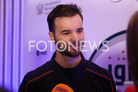  05.02.2025 WARSZAWA<br />
SPOTKANIE PREMIERA DONALDA TUSKA I MINISTRA ROZWOJU I TECHNOLOGII KRZYSZTOFA PASZYKA Z ZALOGA MISJI AX-4 W WARSZAWIE<br />
N/Z TIBOR KAPU<br />
FOT. ANTONI BYSZEWSKI/FOTONEWS 