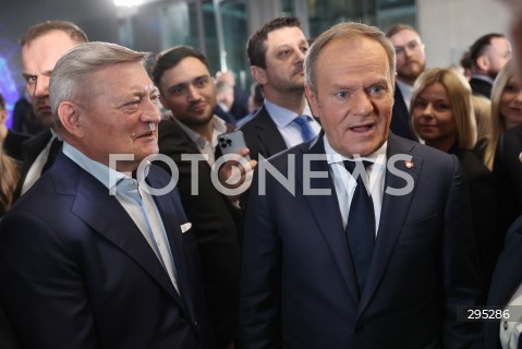  10.02.2025 WARSZAWA<br />
POLSKA - ROK PRZELOMU - WYDARZENIE Z UDZIALEM PREMIERA W GIELDZIE PAPIEROW WARTOSCIOWYCH W WARSZAWIE <br />
N/Z DONALD TUSK WOJCIECH KOSTRZEWA<br />
FOT. ANTONI BYSZEWSKI/FOTONEWS 