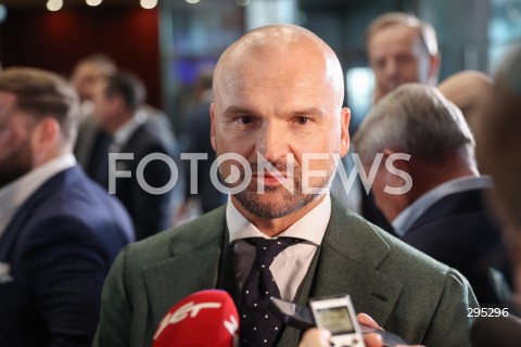  10.02.2025 WARSZAWA<br />
POLSKA - ROK PRZELOMU - WYDARZENIE Z UDZIALEM PREMIERA W GIELDZIE PAPIEROW WARTOSCIOWYCH W WARSZAWIE <br />
N/Z RAFAL BRZOSKA<br />
FOT. ANTONI BYSZEWSKI/FOTONEWS 