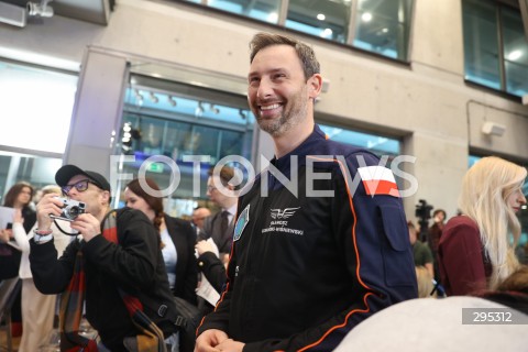  10.02.2025 WARSZAWA<br />
POLSKA - ROK PRZELOMU - WYDARZENIE Z UDZIALEM PREMIERA W GIELDZIE PAPIEROW WARTOSCIOWYCH W WARSZAWIE <br />
N/Z SLAWOSZ UZNANSKI - WISNIEWSKI<br />
FOT. ANTONI BYSZEWSKI/FOTONEWS 