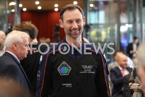  10.02.2025 WARSZAWA<br />
POLSKA - ROK PRZELOMU - WYDARZENIE Z UDZIALEM PREMIERA W GIELDZIE PAPIEROW WARTOSCIOWYCH W WARSZAWIE <br />
N/Z SLAWOSZ UZNANSKI - WISNIEWSKI<br />
FOT. ANTONI BYSZEWSKI/FOTONEWS 