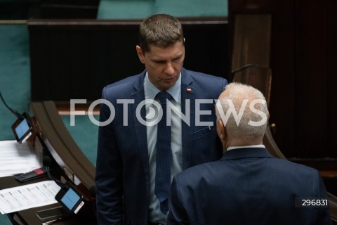  04.04.2025 WARSZAWA<br />
POSIEDZENIE SEJMU<br />
N/Z DARIUSZ PIONTKOWSKI JACEK SASIN<br />
FOT. MARCIN BANASZKIEWICZ/FOTONEWS  