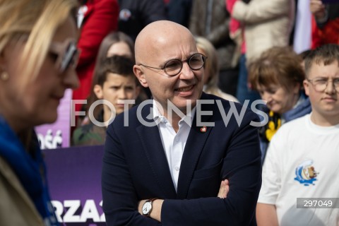  12.04.2025 BOLESLAWIEC<br />
SPOTKANIE RAFALA TRZASKOWSKIEGO Z MIESZKANCAMI<br />
N/Z ROBERT KROPIWNICKI<br />
FOT. MARCIN BANASZKIEWICZ/FOTONEWS  
