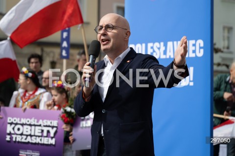  12.04.2025 BOLESLAWIEC<br />
SPOTKANIE RAFALA TRZASKOWSKIEGO Z MIESZKANCAMI<br />
N/Z ROBERT KROPIWNICKI<br />
FOT. MARCIN BANASZKIEWICZ/FOTONEWS  