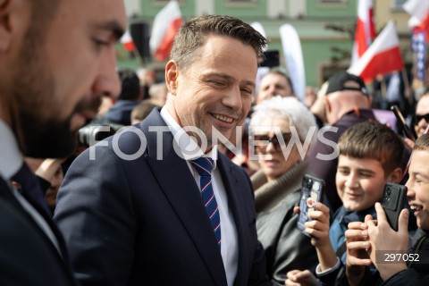  12.04.2025 BOLESLAWIEC<br />
SPOTKANIE RAFALA TRZASKOWSKIEGO Z MIESZKANCAMI<br />
N/Z RAFAL TRZASKOWSKI<br />
FOT. MARCIN BANASZKIEWICZ/FOTONEWS  