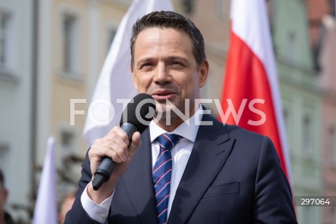  12.04.2025 BOLESLAWIEC<br />
SPOTKANIE RAFALA TRZASKOWSKIEGO Z MIESZKANCAMI<br />
N/Z RAFAL TRZASKOWSKI<br />
FOT. MARCIN BANASZKIEWICZ/FOTONEWS  