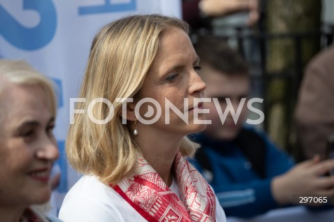  12.04.2025 BOLESLAWIEC<br />
SPOTKANIE RAFALA TRZASKOWSKIEGO Z MIESZKANCAMI<br />
N/Z MALGORZATA TRZASKOWSKA<br />
FOT. MARCIN BANASZKIEWICZ/FOTONEWS  