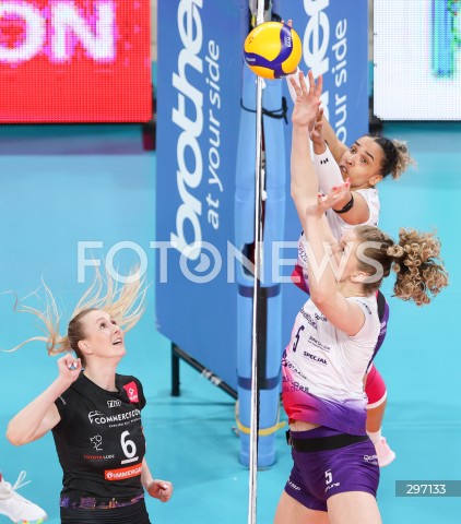  15.04.2025 RZESZOW <br />
SIATKOWKA <br />
TAURONLIGA LIGA SIATKOWKI KOBIET LSK 2024/2025 <br />
POLISH WOMEN VOLLEYBALL LEAGUE <br />
FINAL - MECZ FINALOWY - 1. MECZ <br />
MECZ KS DEVELOPRES RZESZOW - LKS COMMERCECON LODZ <br />
N/Z AGNIESZKA KORNELUK SABRINA DE JESUS MACHADO ANNA OBIALA <br />
 