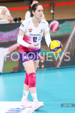  15.04.2025 RZESZOW <br />
SIATKOWKA <br />
TAURONLIGA LIGA SIATKOWKI KOBIET LSK 2024/2025 <br />
POLISH WOMEN VOLLEYBALL LEAGUE <br />
FINAL - MECZ FINALOWY - 1. MECZ <br />
MECZ KS DEVELOPRES RZESZOW - LKS COMMERCECON LODZ <br />
N/Z KATARZYNA WENERSKA SYLWETKA <br />
 