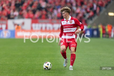  19.04.2025 LODZ <br />
PILKA NOZNA - PKO BP EKSTRAKLASA<br />
WIDZEW LODZ - MOTOR LUBLIN<br />
N/Z KAMIL CYBULSKI SYLWETKA<br />
 