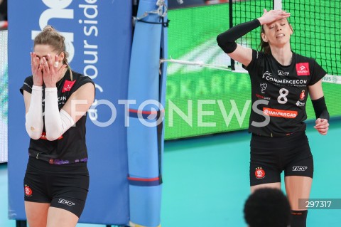  22.04.2025 RZESZOW<br />
SIATKOWKA<br />
TAURONLIGA LIGA SIATKOWKI KOBIET LSK 2024/2025<br />
POLISH WOMEN VOLLEYBALL LEAGUE<br />
FINAL - MECZ FINALOWY - 3. MECZ<br />
MECZ KS DEVELOPRES RZESZOW - LKS COMMERCECON LODZ<br />
KS DEVELOPRES RZESZOW MISTRZEM POLSKI <br />
N/Z KLAUDIA ALAGIERSKA ZUZANNA GORECKA ZLOSC EMOCJE <br />
 