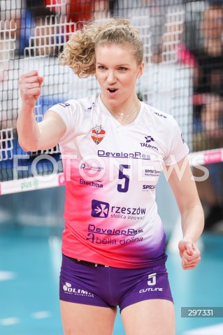  22.04.2025 RZESZOW<br />
SIATKOWKA<br />
TAURONLIGA LIGA SIATKOWKI KOBIET LSK 2024/2025<br />
POLISH WOMEN VOLLEYBALL LEAGUE<br />
FINAL - MECZ FINALOWY - 3. MECZ<br />
MECZ KS DEVELOPRES RZESZOW - LKS COMMERCECON LODZ<br />
KS DEVELOPRES RZESZOW MISTRZEM POLSKI <br />
N/Z AGNIESZKA KORNELUK RADOSC EMOCJE SYLWETKA <br />
 