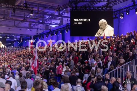  27.04.2025 LODZ<br />
KONWENCJA KAROLA NAWROCKIEGO W LODZI<br />
N/Z TLUM WYBORCY<br />
 