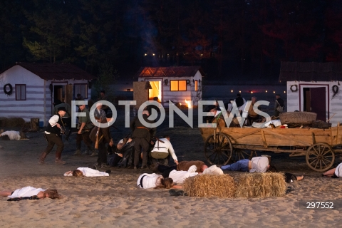  02.05.2025 RADAWA <br />
REKONSTRUKCJA NAPADU PRZEZ UKRAINSKICH NACJONALISTOW Z OUN-UPA NA WIES WIAZOWNICA NA PODKARPACIU <br />
INSCENIZACJA UPAMIETNILA 80. ROCZNICE KRWAWEJ NAPASCI I SPALENIA WSI WIAZOWNICA PRZEZ ODDZIALY OUN-UPA W 1945 ROKU <br />
 