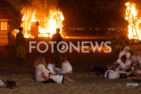  02.05.2025 RADAWA <br />
REKONSTRUKCJA NAPADU PRZEZ UKRAINSKICH NACJONALISTOW Z OUN-UPA NA WIES WIAZOWNICA NA PODKARPACIU <br />
INSCENIZACJA UPAMIETNILA 80. ROCZNICE KRWAWEJ NAPASCI I SPALENIA WSI WIAZOWNICA PRZEZ ODDZIALY OUN-UPA W 1945 ROKU <br />
 