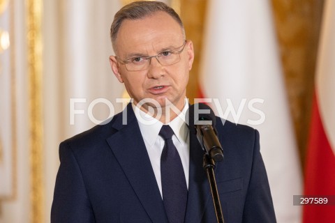  03.05.2025 WARSZAWA <br />
UROCZYSTOSC WRECZENIA ODZNACZEN PANSTWOWYCH ORDERU ORLA BIALEGO PRZEZ PRZYDENTA RP ANDRZEJA DUDE W ZAMKU KROLEWSKIM<br />
NZ. PREZYDENT ANDRZEJ DUDA<br />
FOT. ANTONI BYSZEWSKI/FOTONEWS 