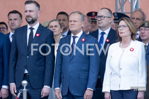  03.05.2025 WARSZAWA <br />
OBCHODY SWIETA NARODOWEGO KONSTYTUCJI 3 MAJA NA PLACU ZAMKOWYM<br />
NZ. WLADYSLAW KOSINIAK - KAMYSZ PREMIER DONALD TUSK MALGORZATA KIDAWA - BLONSKA ADAM BODNAR BARBARA NOWACKA<br />
FOT. ANTONI BYSZEWSKI/FOTONEWS 
