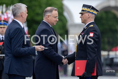 04.05.2025 WARSZAWA<br />
CENTRALNE OBCHODY DNIA STRAZAKA NA PLACU PILSUDSKIEGO W WARSZAWIE<br />
N/Z PREZYDENT ANDRZEJ DUDA TOMASZ SIEMONIAK<br />
FOT. ANTONI BYSZEWSKI/FOTONEWS 