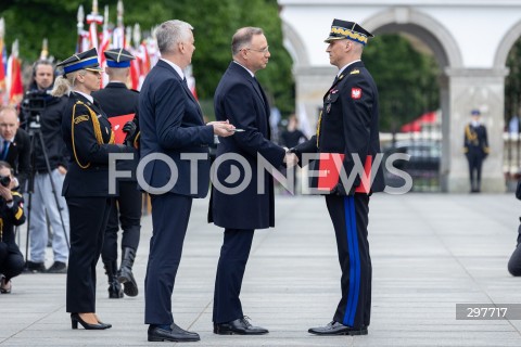  04.05.2025 WARSZAWA<br />
CENTRALNE OBCHODY DNIA STRAZAKA NA PLACU PILSUDSKIEGO W WARSZAWIE<br />
N/Z PREZYDENT ANDRZEJ DUDA TOMASZ SIEMONIAK<br />
FOT. ANTONI BYSZEWSKI/FOTONEWS 