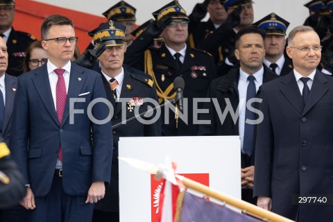 04.05.2025 WARSZAWA<br />
CENTRALNE OBCHODY DNIA STRAZAKA NA PLACU PILSUDSKIEGO W WARSZAWIE<br />
N/Z SZYMON HOLOWNIA PREZYDENT ANDRZEJ DUDA<br />
FOT. ANTONI BYSZEWSKI/FOTONEWS 