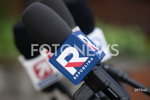  04.05.2025 WARSZAWA<br />
KONFERENCJA PRASOWA MATEUSZA MORAWIECKIEGO<br />
N/Z KOSTKA DZIENNIKARSKA MIKROFON TELEWIZJA REPUBLIKA<br />
FOT. MARCIN BANASZKIEWICZ/FOTONEWS  