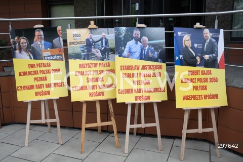 04.05.2025 WARSZAWA<br />
KONFERENCJA PRASOWA MATEUSZA MORAWIECKIEGO<br />
N/Z BANERY POLSKA 2050<br />
FOT. MARCIN BANASZKIEWICZ/FOTONEWS  