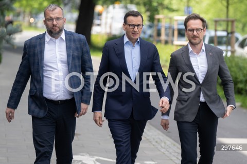  04.05.2025 WARSZAWA<br />
KONFERENCJA PRASOWA MATEUSZA MORAWIECKIEGO<br />
N/Z GRZEGORZ PUDA MATEUSZ MORAWIECKI WALDEMAR BUDA<br />
FOT. MARCIN BANASZKIEWICZ/FOTONEWS  
