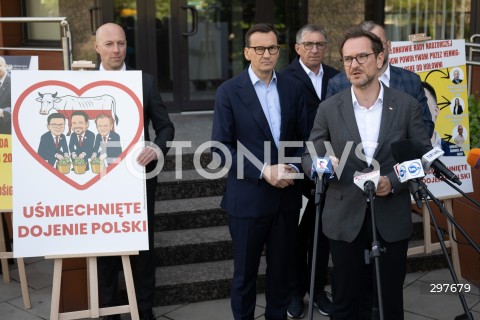  04.05.2025 WARSZAWA<br />
KONFERENCJA PRASOWA MATEUSZA MORAWIECKIEGO<br />
N/Z MATEUSZ MORAWIECKI GRZEGORZ MATUSIAK WALDEMAR BUDA GRZEGORZ PUDA<br />
FOT. MARCIN BANASZKIEWICZ/FOTONEWS  