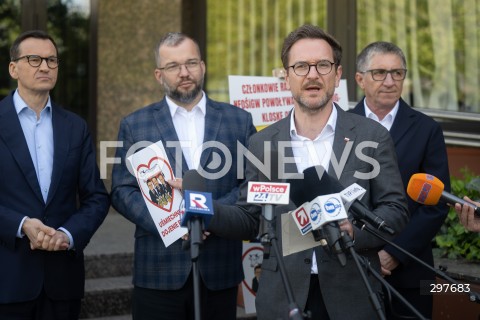  04.05.2025 WARSZAWA<br />
KONFERENCJA PRASOWA MATEUSZA MORAWIECKIEGO<br />
N/Z MATEUSZ MORAWIECKI GRZEGORZ MATUSIAK WALDEMAR BUDA GRZEGORZ PUDA<br />
FOT. MARCIN BANASZKIEWICZ/FOTONEWS  