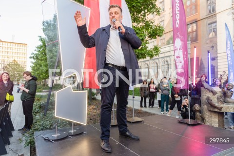  06.05.2025 LODZ<br />
SPOTKANIE Z ADRIANEM ZANDBERGIEM W LODZI<br />
N/Z ADRIAN ZANDBERG<br />
 